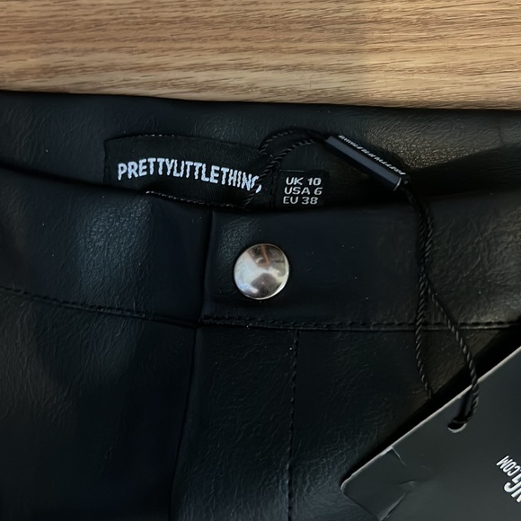 PRETTY LITTLE THING FAUX LEATHER PANTS NWT - Picture 5 of 7